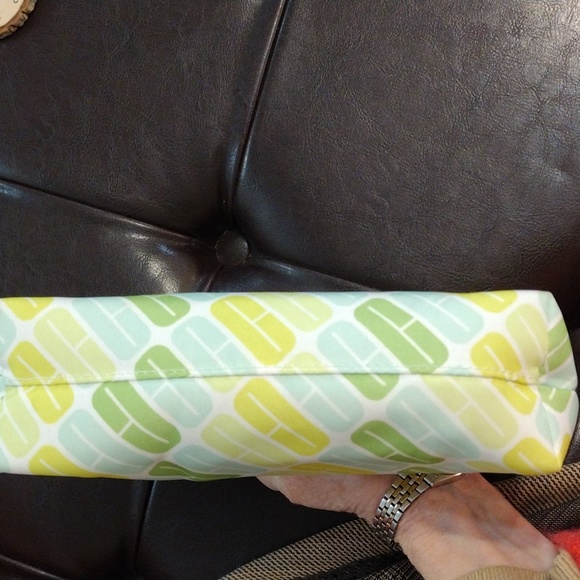 EUC Clinique Makeup Bag and Goodies - Picture 3 of 14